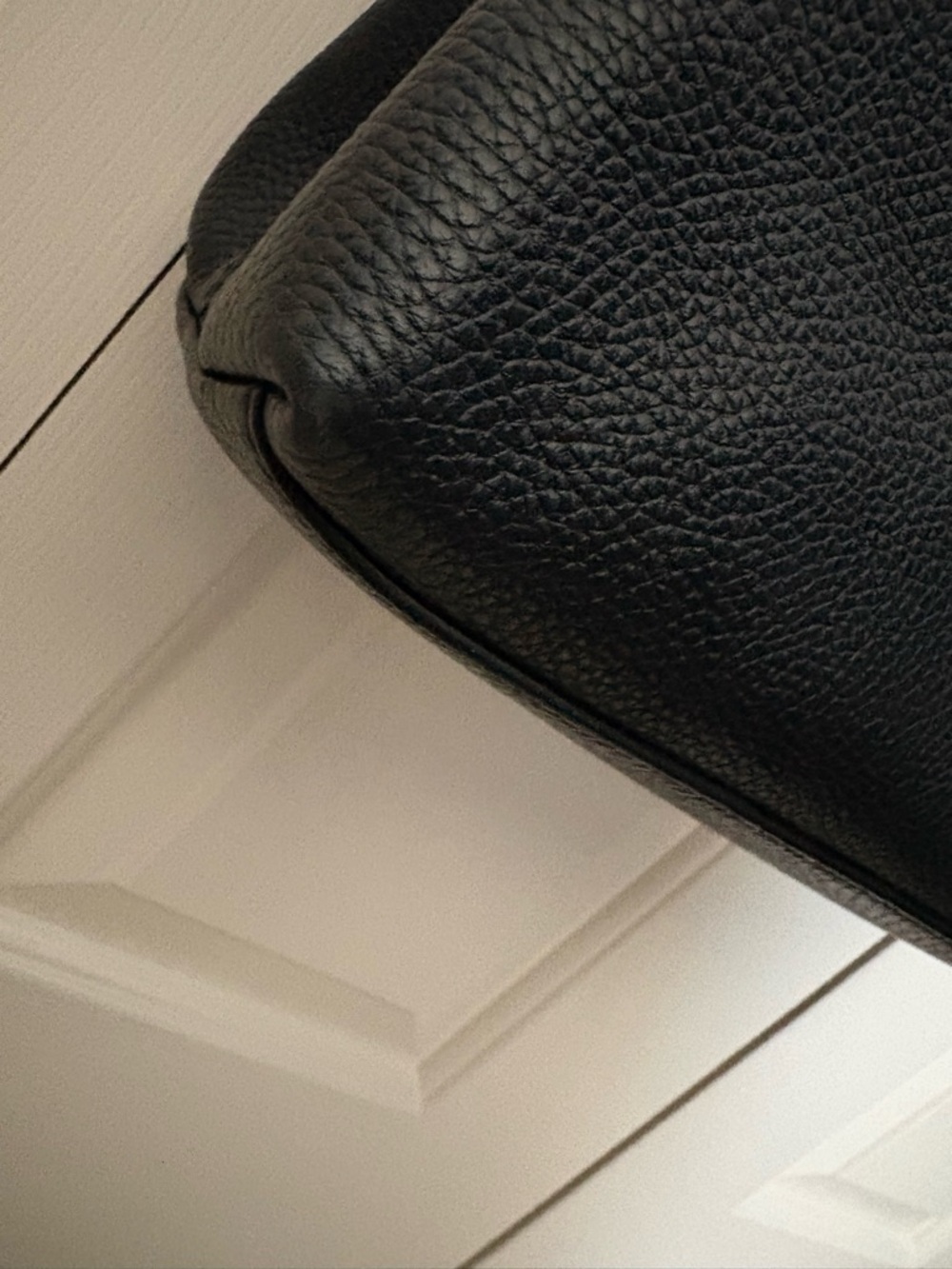 Gucci Black Soho Leather Shoulder Bag with Gold Chain - Picture 5 of 10